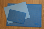 Schneidematte 3-lagig und selbstheilend - Farbe: Blau - Gre: 600x900mm